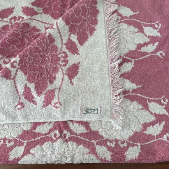 Fieldcrest Other - VTG St Marys Pink White 100% Cotton Floral Print Washcloth Fringe Bath Towel
